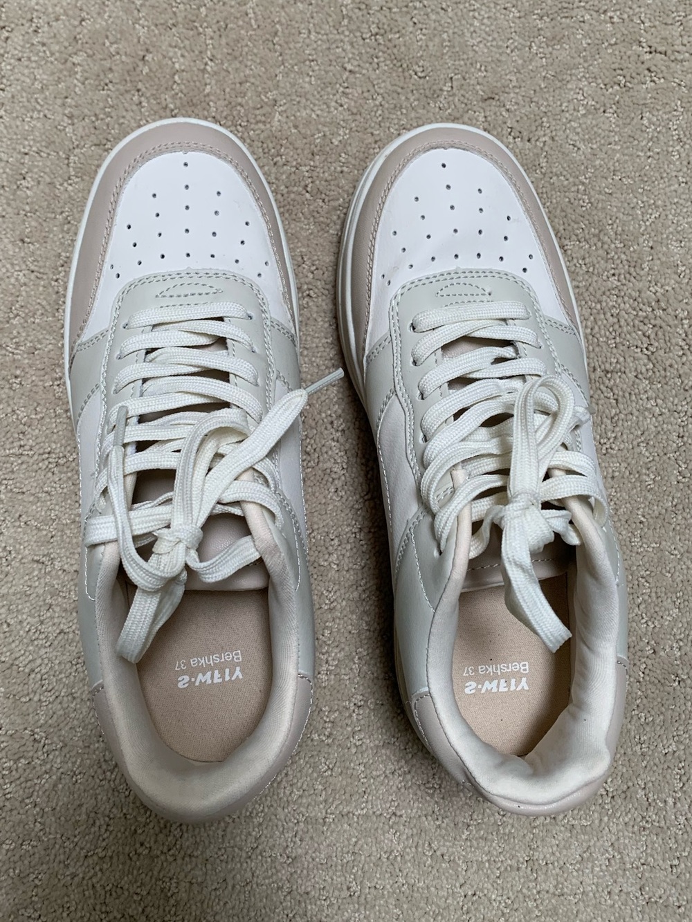 Women’s Neutral Low-Top Platform Sneakers